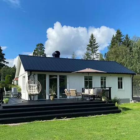 Mysigt Hus Naera Hav Och Skog Pa Haerliga Alnoe Villa Myrnas Exterior photo