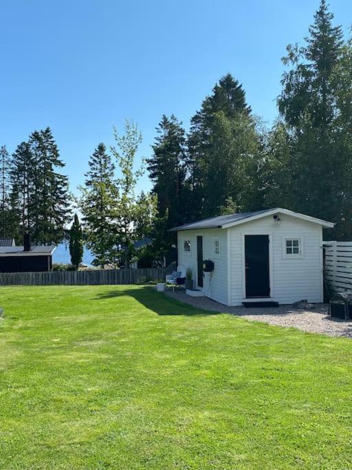 Huvilat Mysigt Hus Naera Hav Och Skog Pa Haerliga Alnoe Myrnas
