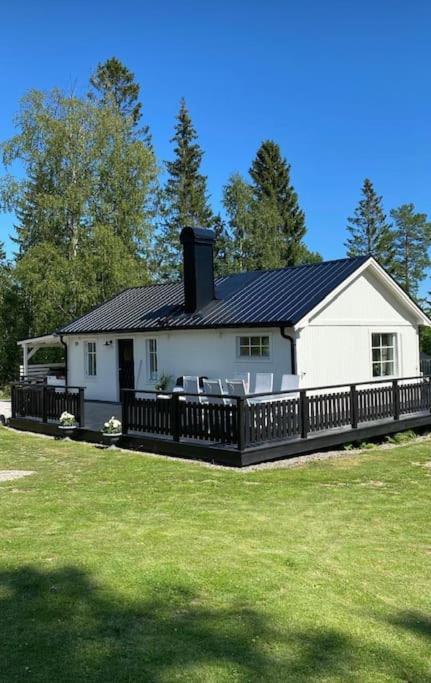 Mysigt Hus Naera Hav Och Skog Pa Haerliga Alnoe * Myrnas