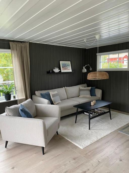 Mysigt Hus Naera Hav Och Skog Pa Haerliga Alnoe * Myrnas